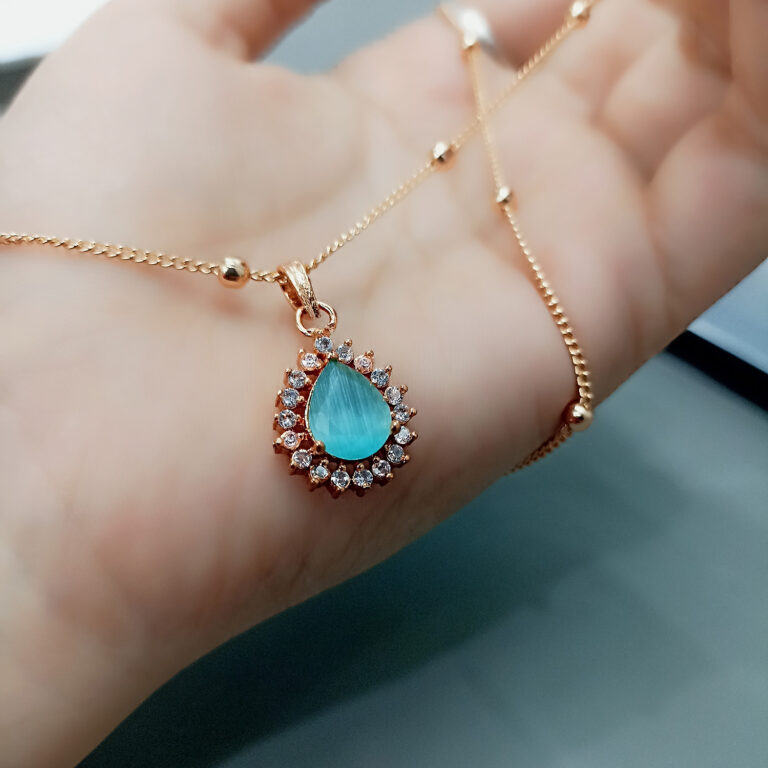 Exquisite Rose Gold Teardrop Necklace